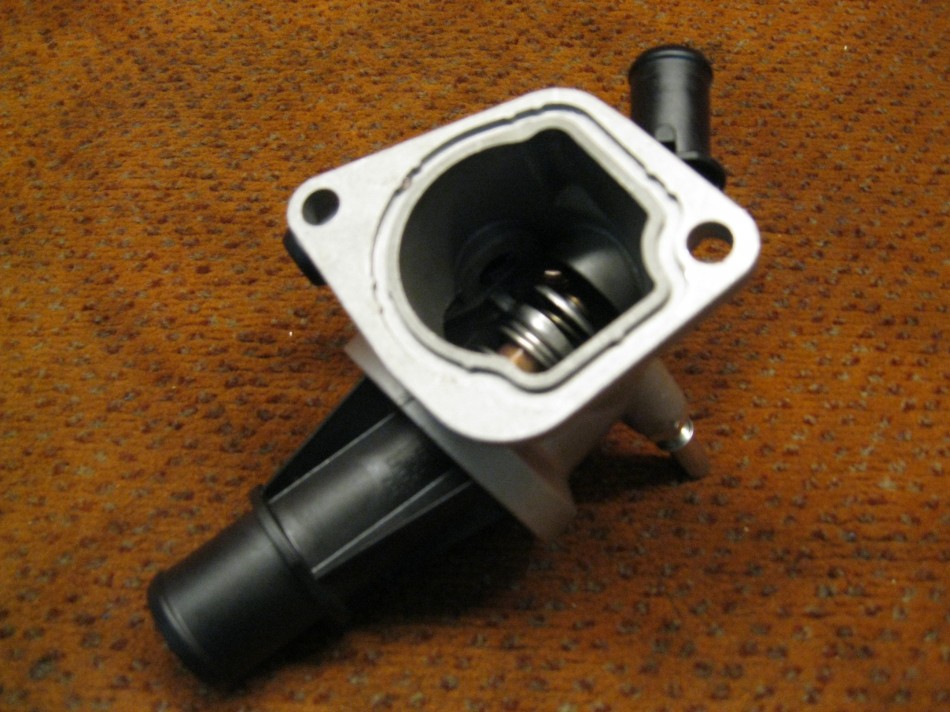 55224021 original Thermostat Thermostatgehäuse 1,3 D JTD Fiat 500 Panda